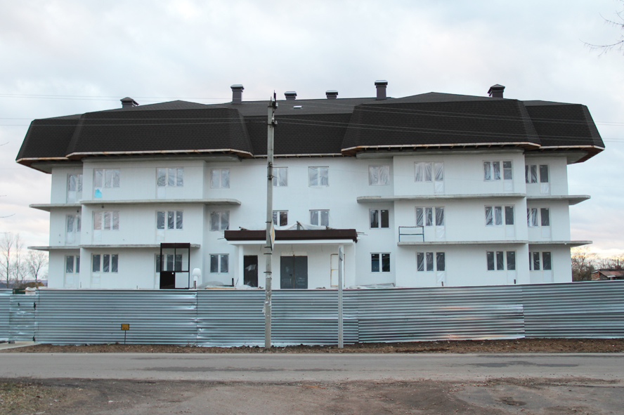 Трёхэтажный дом в п.Большевик