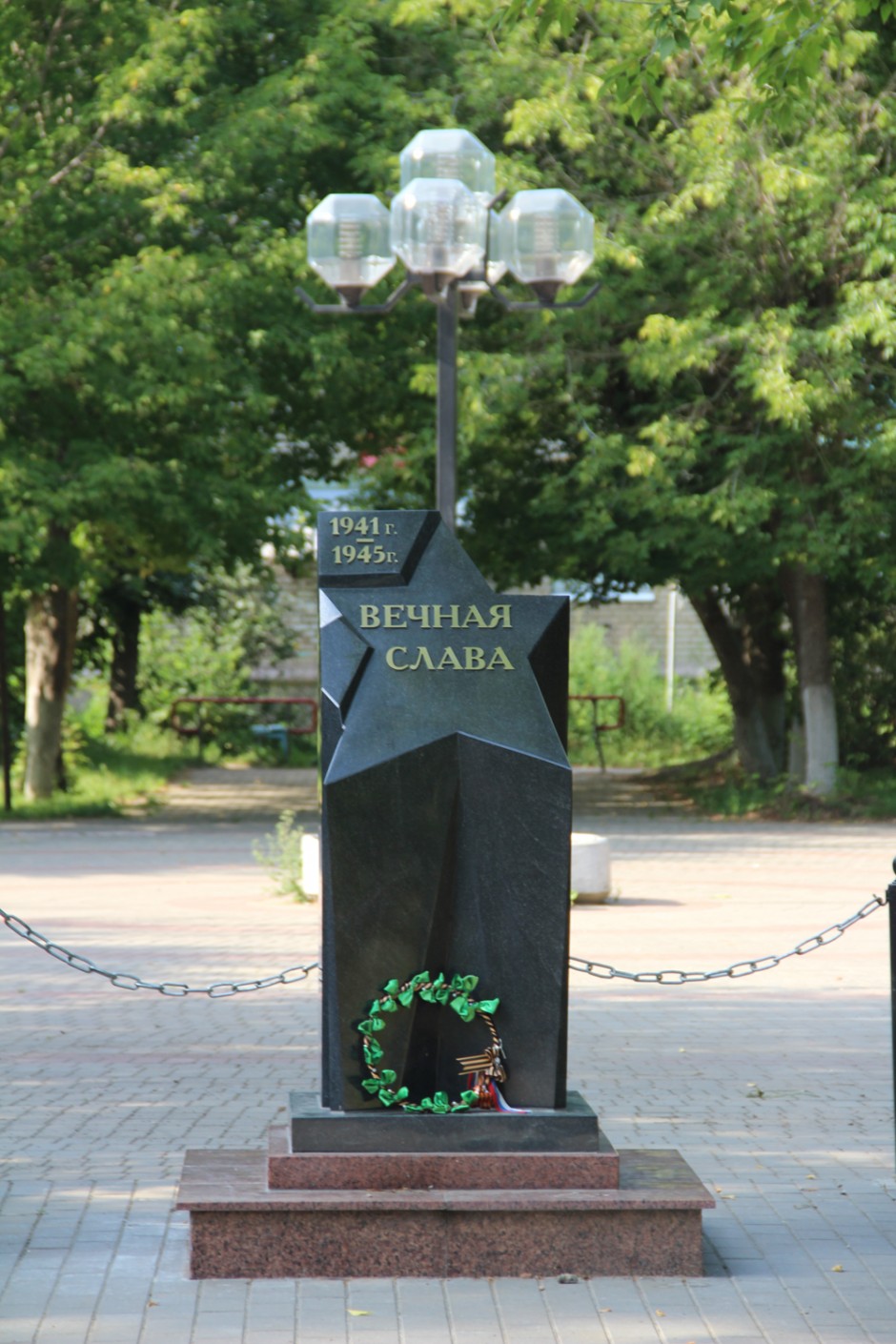 Памятник в Большевике ВОВ