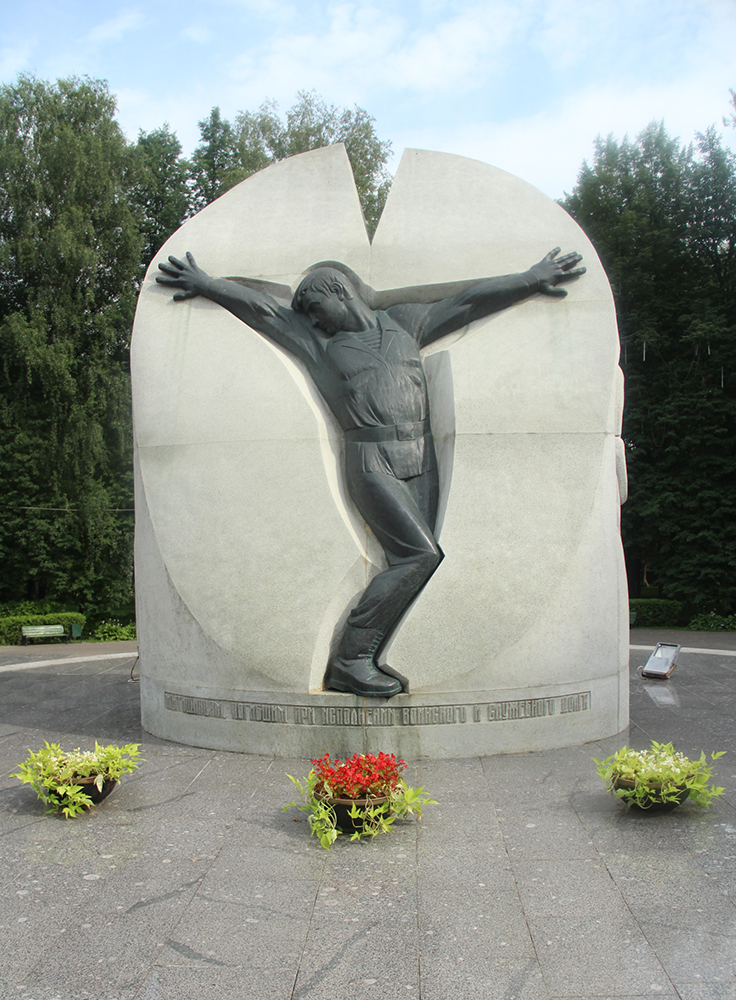 Памятник мытищинцам, погибшим при исполнении воинского и служебного долга